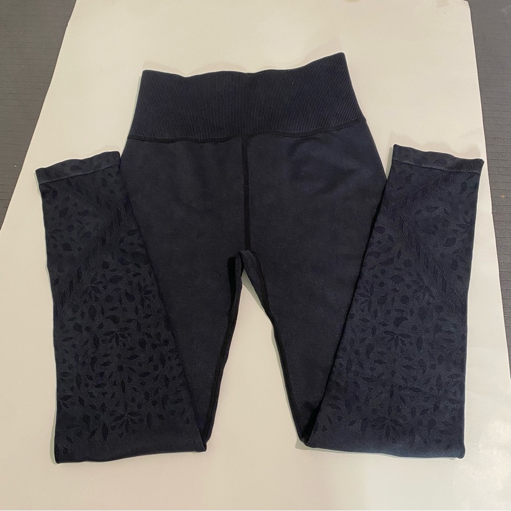 Cotton On Body Gray Leggings  Athletic Pants XSize Small - Picture 16 of 16